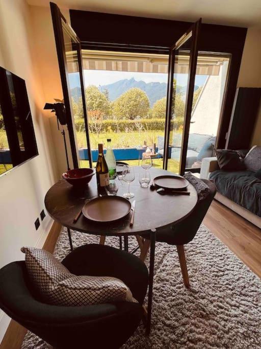 Bord Du / Terrasse Apartment *